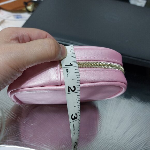 Super Cute Quilted Hello Kitty Bag Makeup Organizer Mini Wallet Mini Pouch - Picture 3 of 9